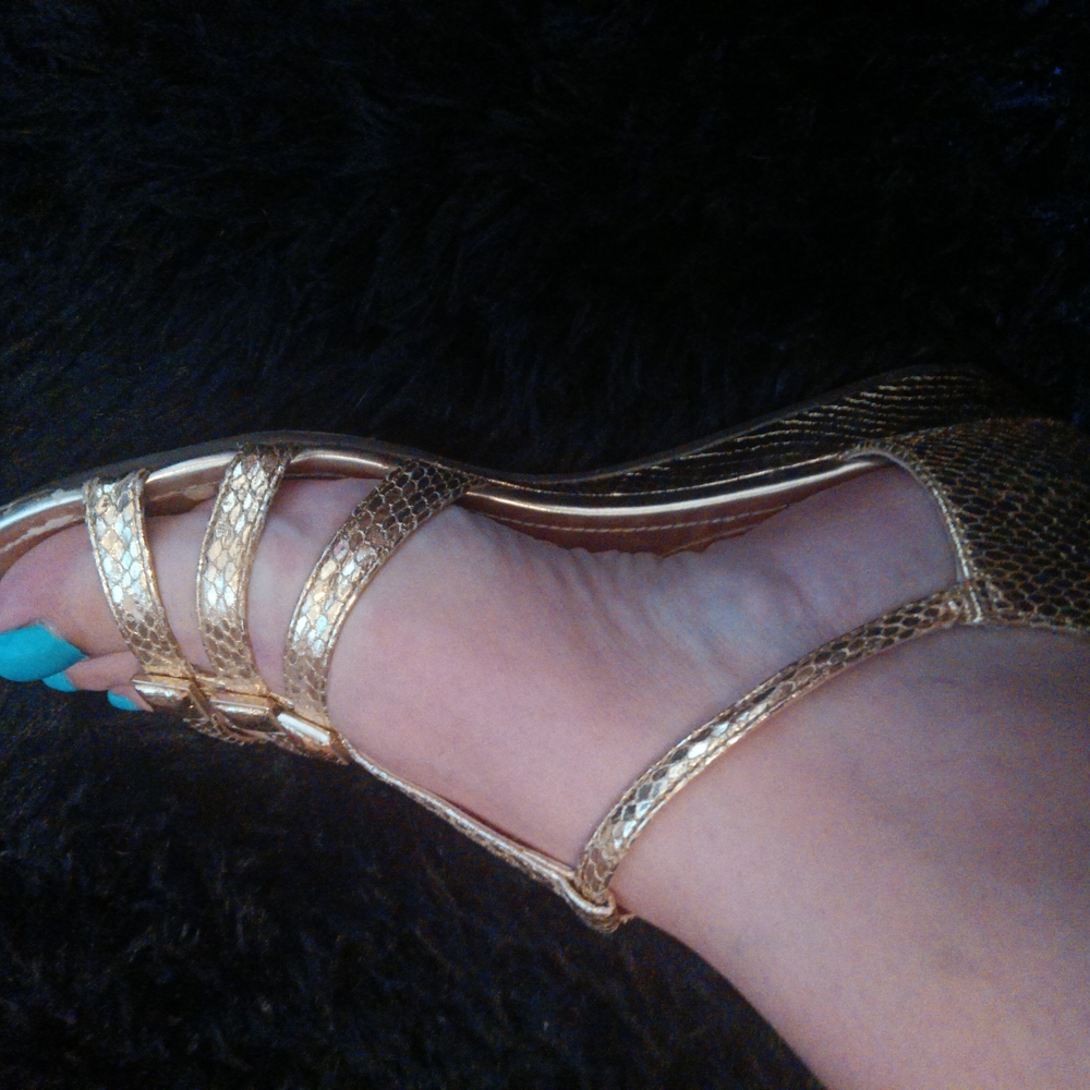 Enzo Angiolini Gold Sandals Elegant Metallic Straps - Picture 2 of 4
